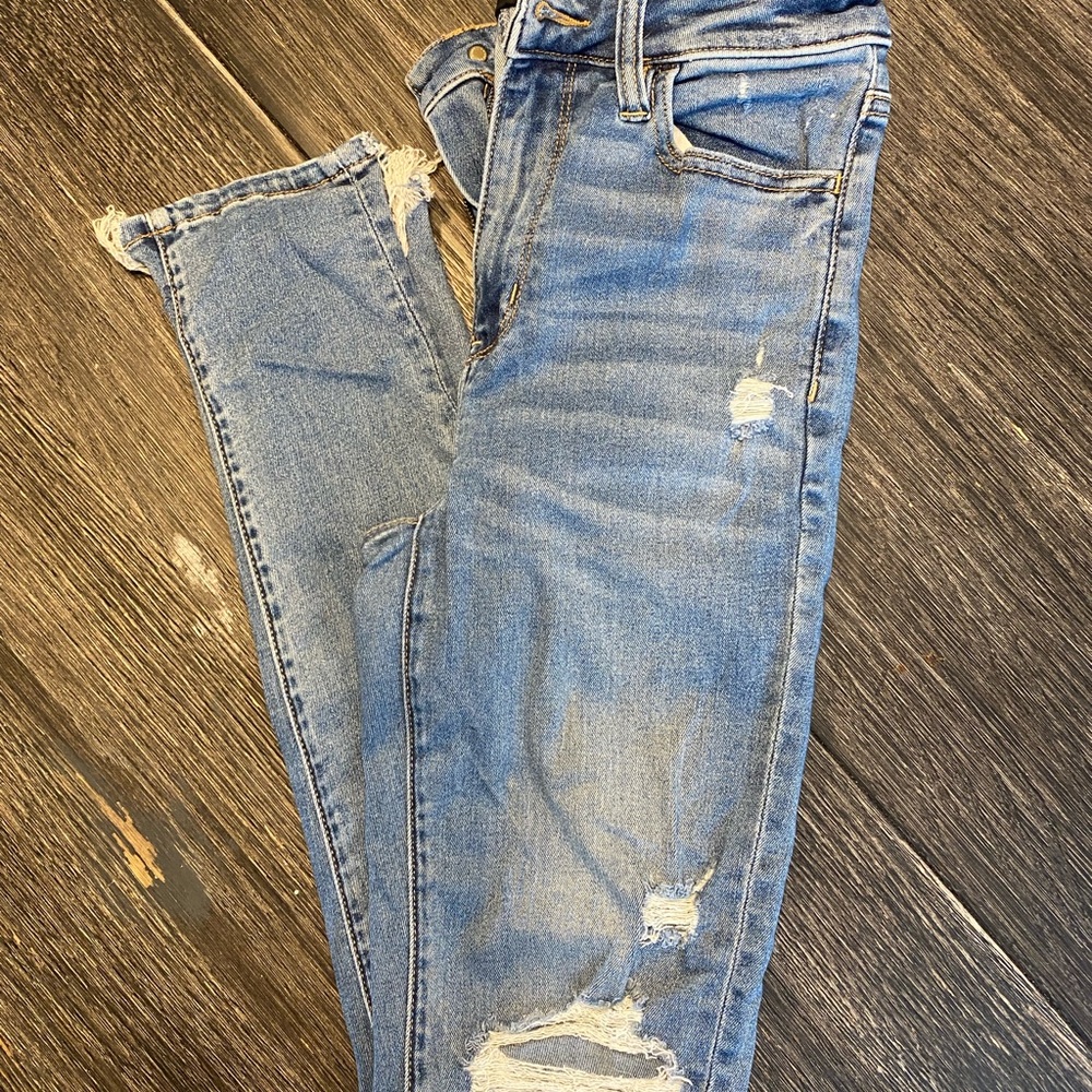 American Eagle Light Wash Ripped Skinny Jeans